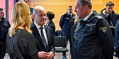 Besuch Bundeskanzler bei den Hilfskräften
