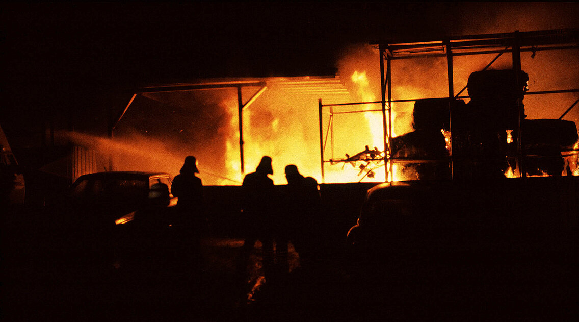 Die Lagerhalle an der Bodenseestraße in Vollbrand