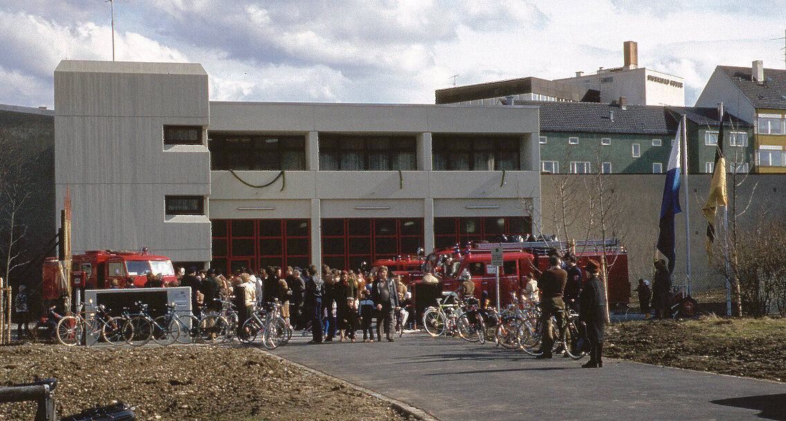 Das neue Gerätehaus der Abteilung Sendling während der Einweihung