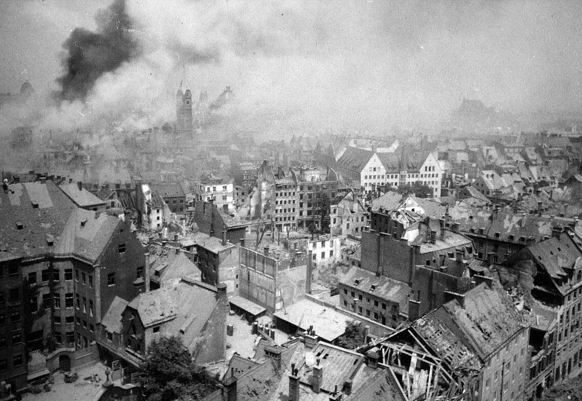 Das zerstörte München nach einem Fliegerangriff