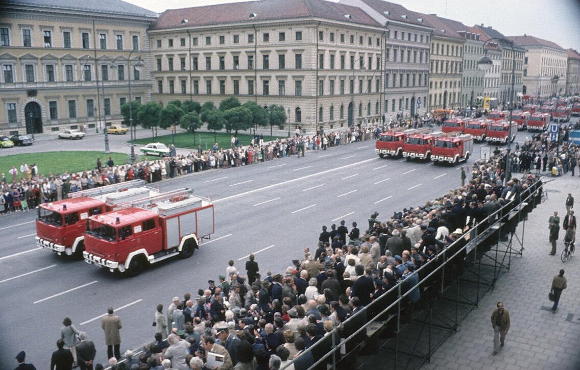 Die TLF 16 die zu Teil nach der Parade ihren Dienst bei der FF München versahen
