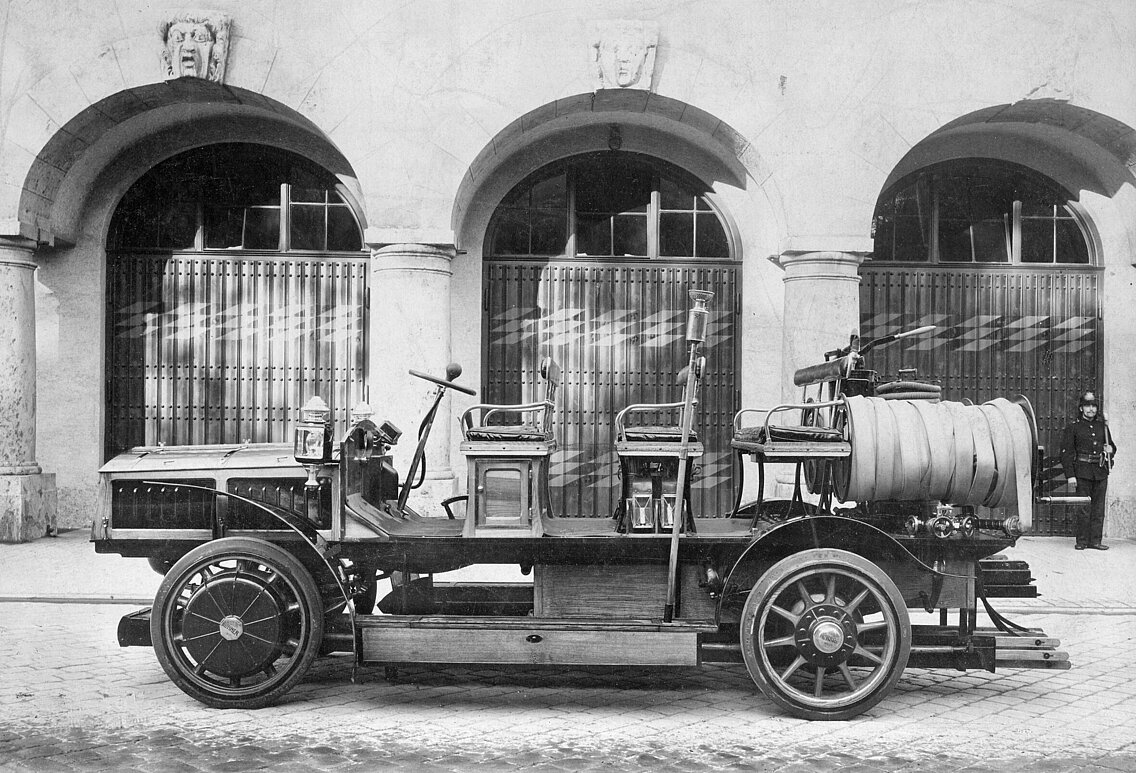 Ergänzungsfahrzeug von 1906 mit dem Lohner-Porsche-Antrieb